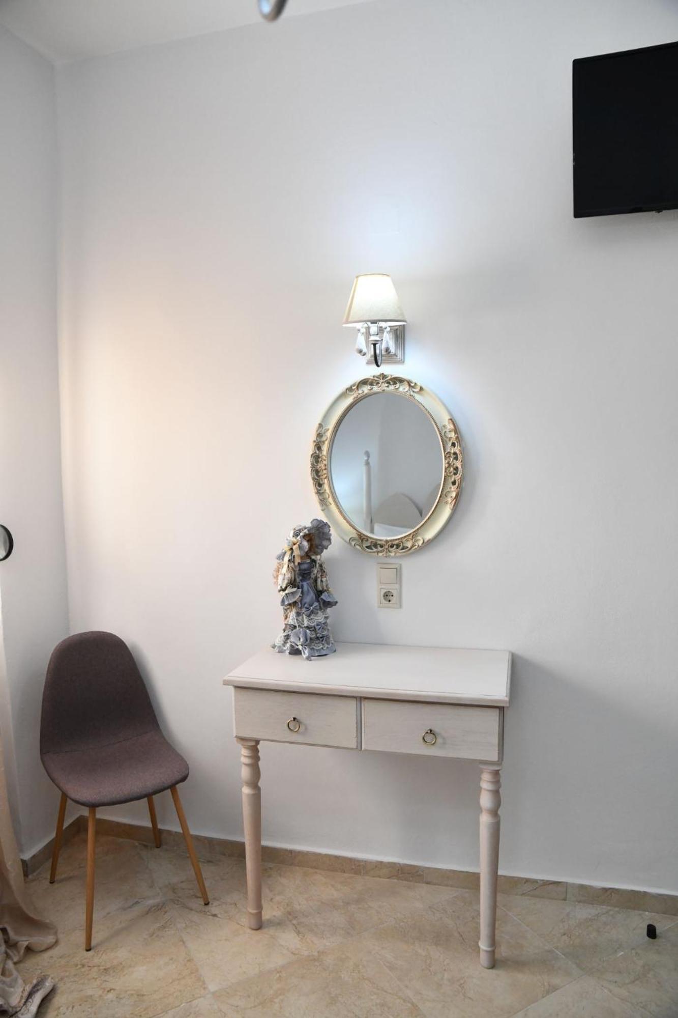 Kleopatra Deluxe Apartment With Jacuzzi Kamilari Exterior photo